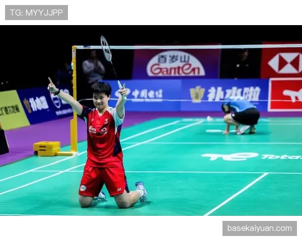 何冰娇这生活真绝了，赛场上铁血女战神，下了场秒变奶茶店常客？